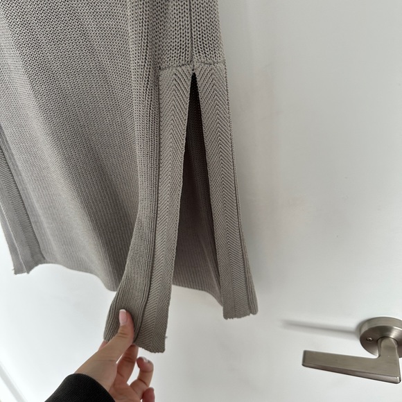 Wilfred Beige Tank Top Blouse Size Small - Picture 3 of 3